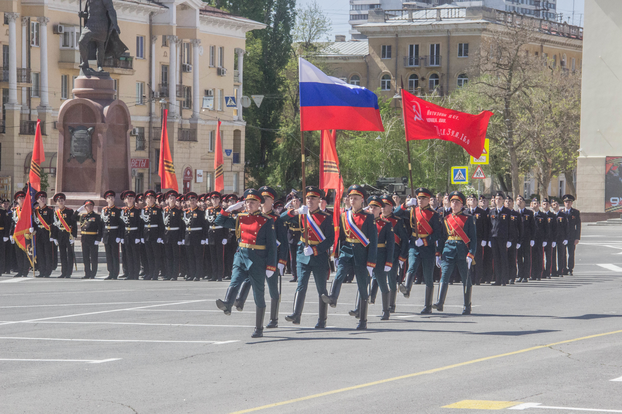 Принял участие в параде победы. Парад Победы мчс2018 Киров.