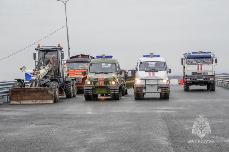 Волгоградские спасатели готовятся к зиме на тактических учениях