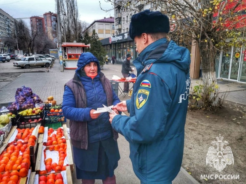 Сотрудники государственного пожарного надзора продолжают активную профилактическую работу с населением